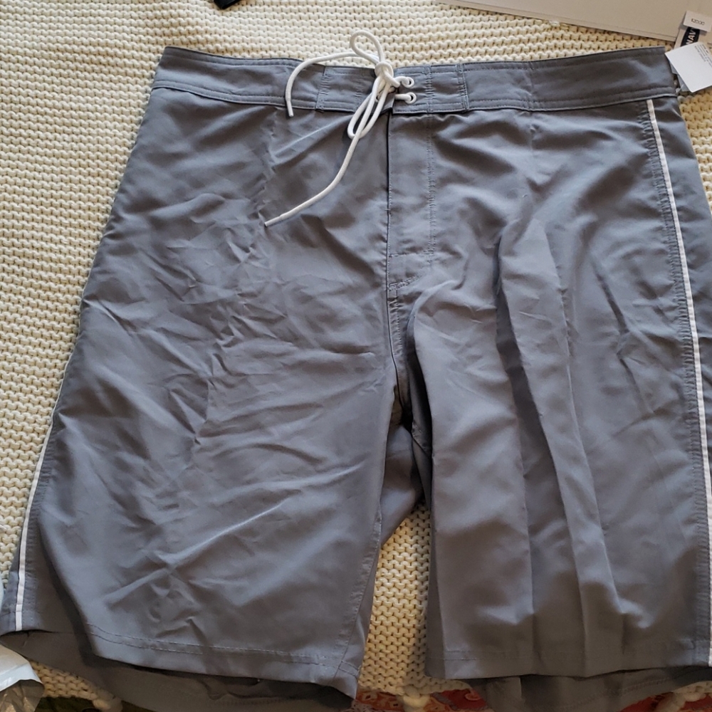 NWT Old Navy California board shorts NWT 36 waist